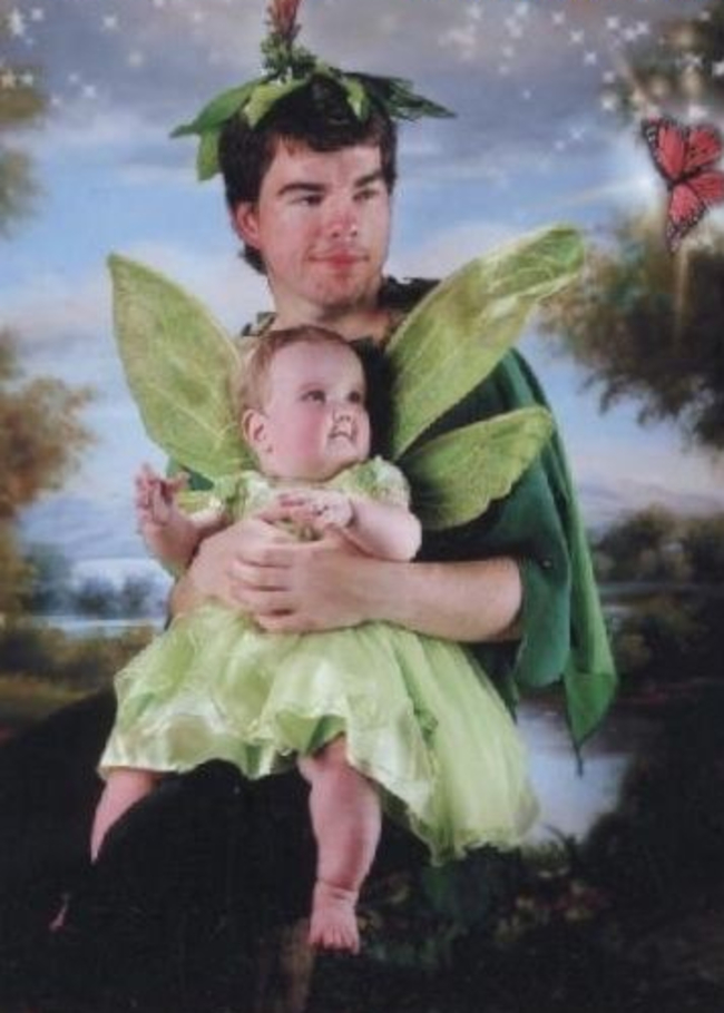 28 Awkward Family Photos