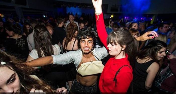 15 Nightclubbers Who Should Be Embarrassed