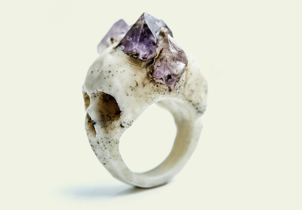 skull ring stone