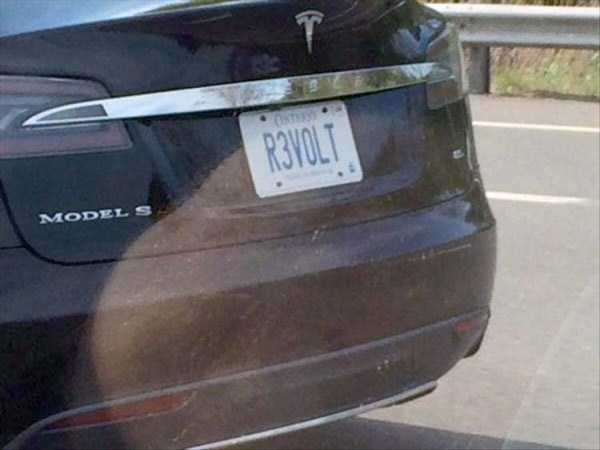 32 Hilariously Creative Tesla License Plates