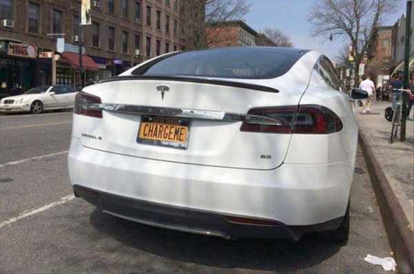 32 Hilariously Creative Tesla License Plates Gallery Ebaums World