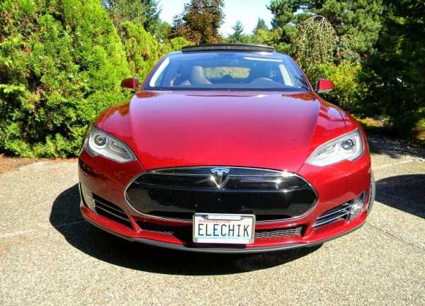 32 Hilariously Creative Tesla License Plates