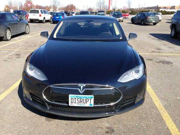 32 Hilariously Creative Tesla License Plates