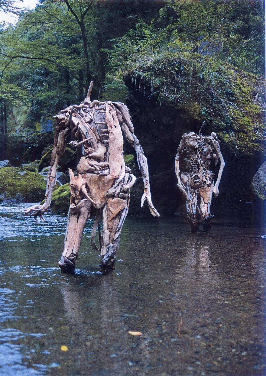 Could You imagine encountering this alone in the woods?