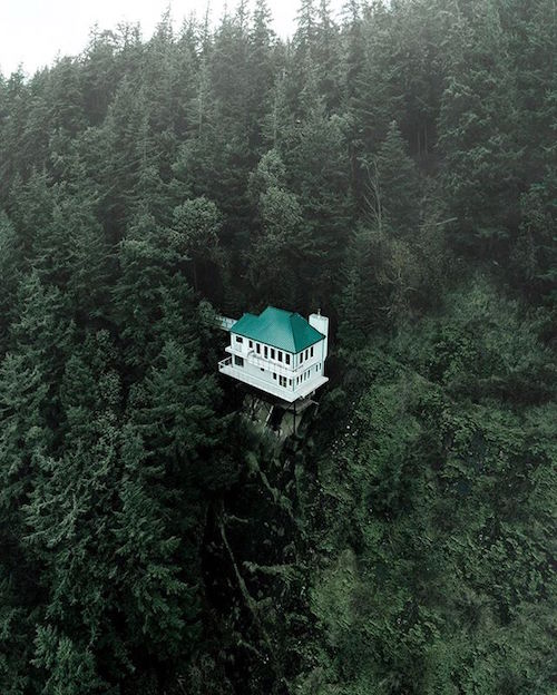 cliffhanger house
