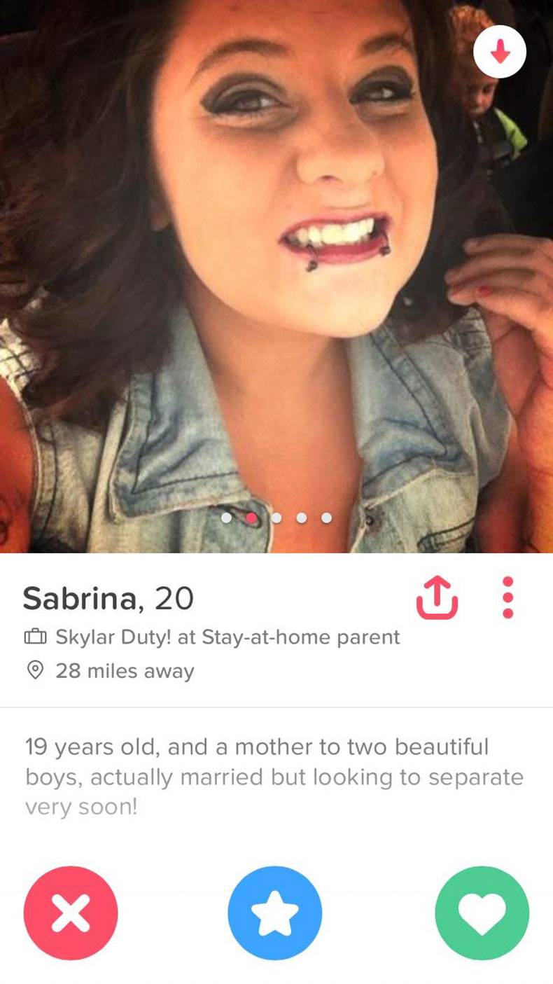 random pic tinder underwater - Sabrina, 20 Skylar Duty! at Stayathome parent 28 miles away 19 years old, and a mother to two beautiful boys, actually married but looking to separate very soon!