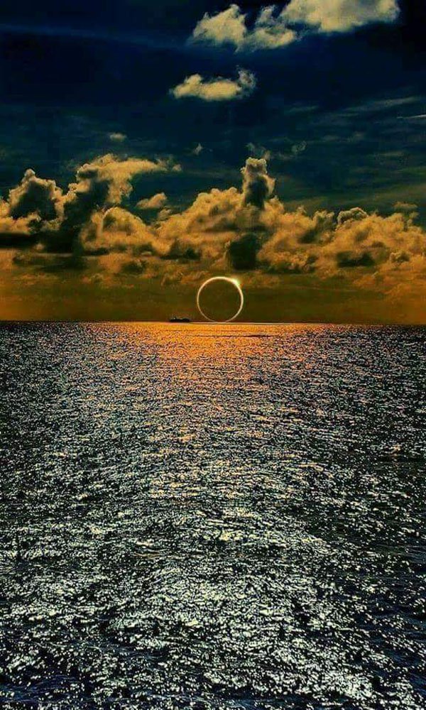 Epic eclipse sunset pic