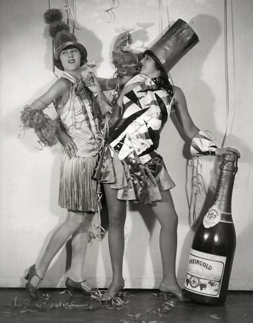 vintage photos of new years eve 1928 - Heingold