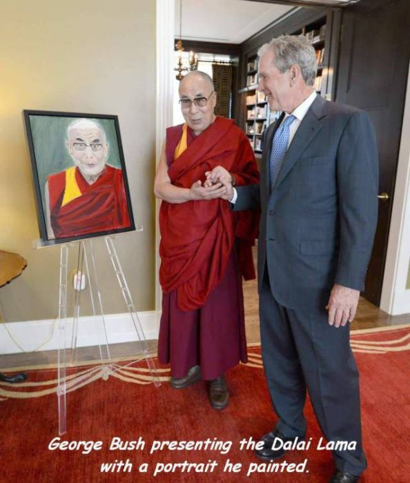 george bush dalai lama painting - George Bush presenting the Dalai Lama with a portrait he painted.