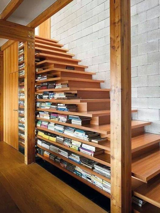 stairs bookshelf