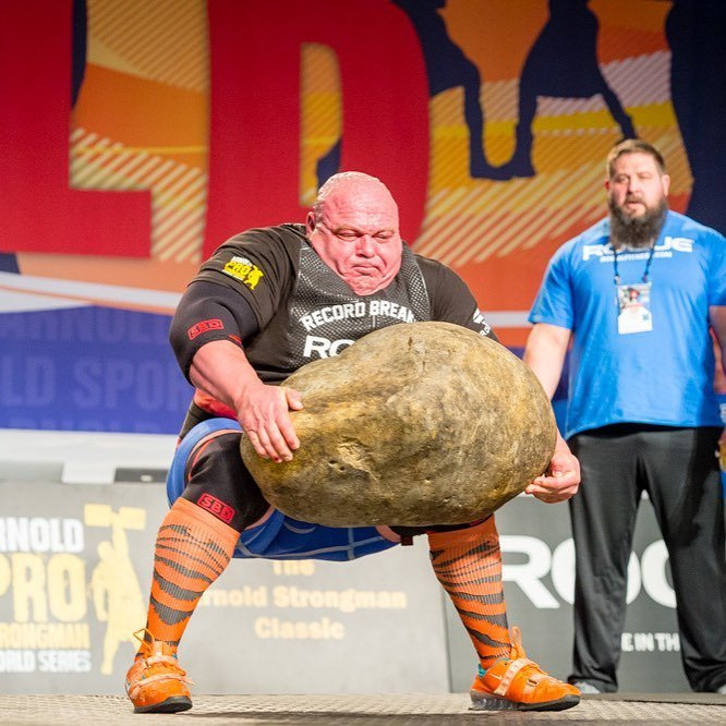 man lifting potato - Gecord Brea 1219 Sbd Cistele E Tw