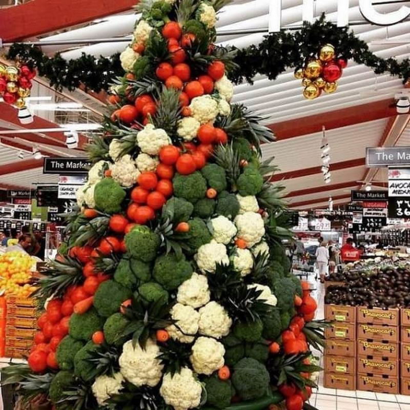 unique vegetable christmas trees - The Ma The Marke The Market Meu 36 avec Bravocada Bravocado Bravocad