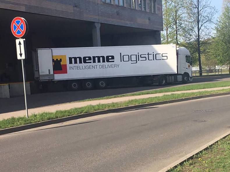 luxury vehicle - meme logistics Intelligent Delivery