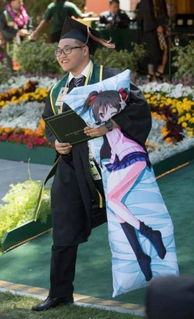 funny memes - waifu graduation