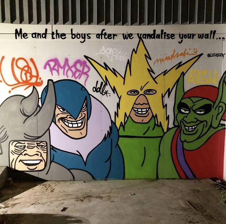 graffiti - Me and the boys after we yandalise your wall... dsohnis Blusasux