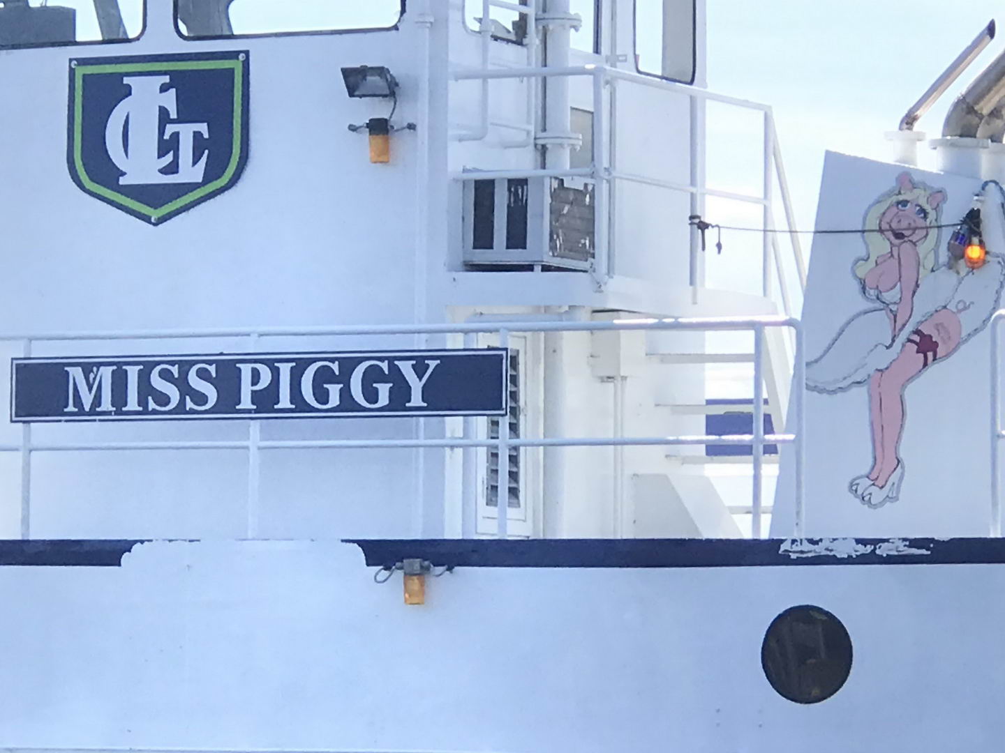 vehicle - Miss Piggy