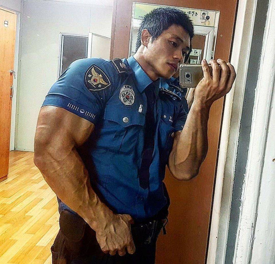 south korean cop
