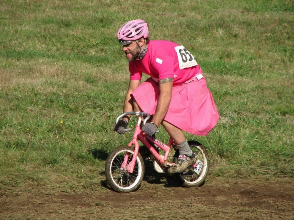 small pink bike - Alig