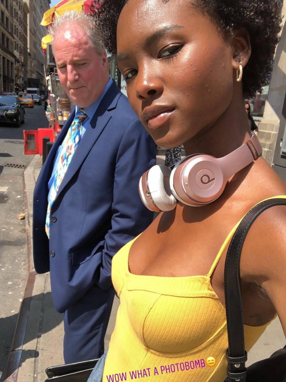 black girls making white guys ready to risk it all - Wow What A Photobomb