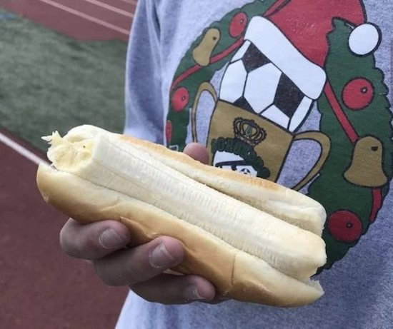 banana hotdog bun