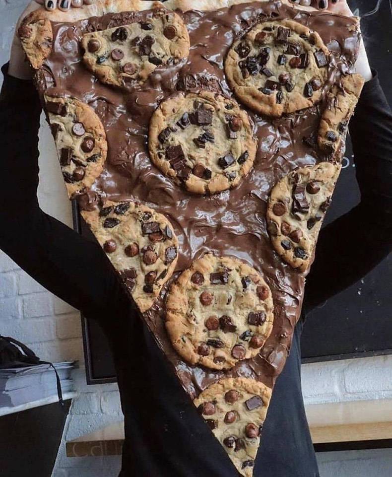 cookie nutella pizza