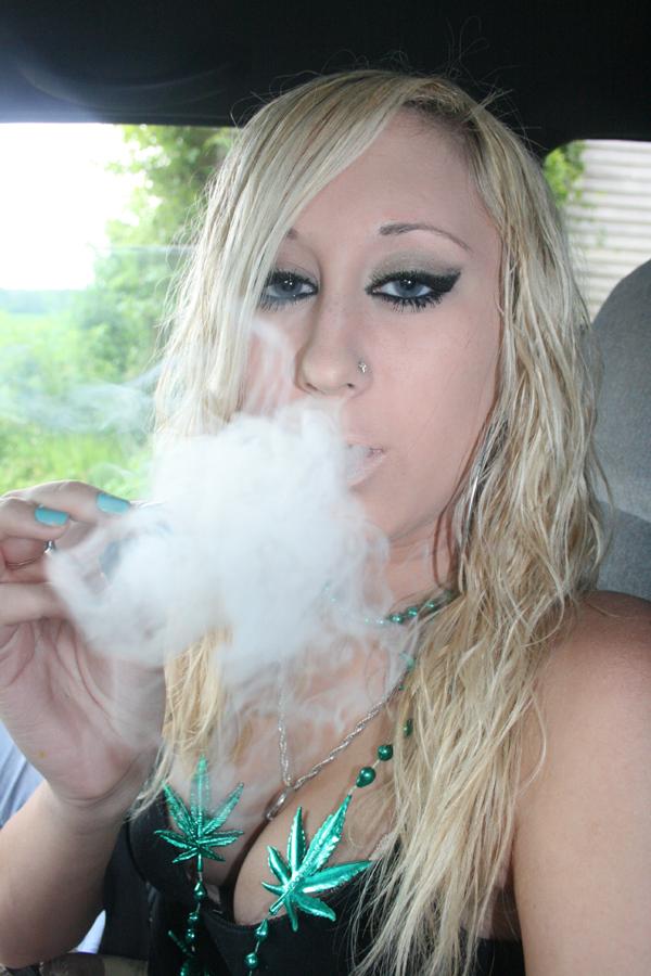 Hot Babes Smoking