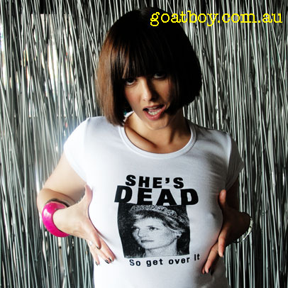 More Hot Girls in T-Shirts.
