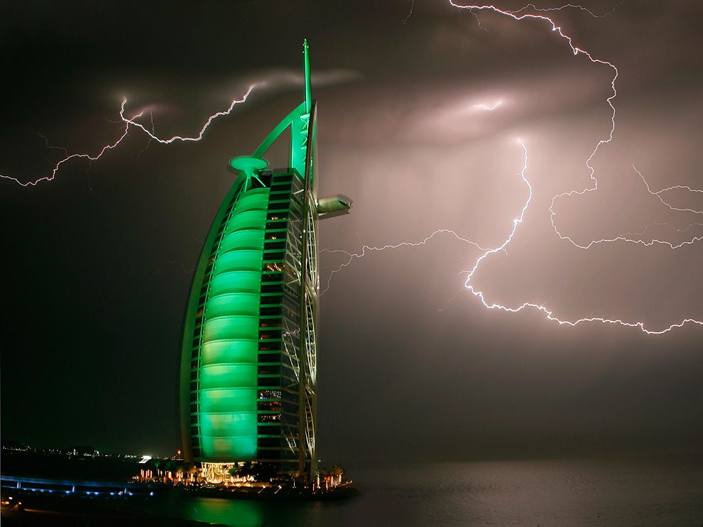 Lighting-Green Hotel, Dubai