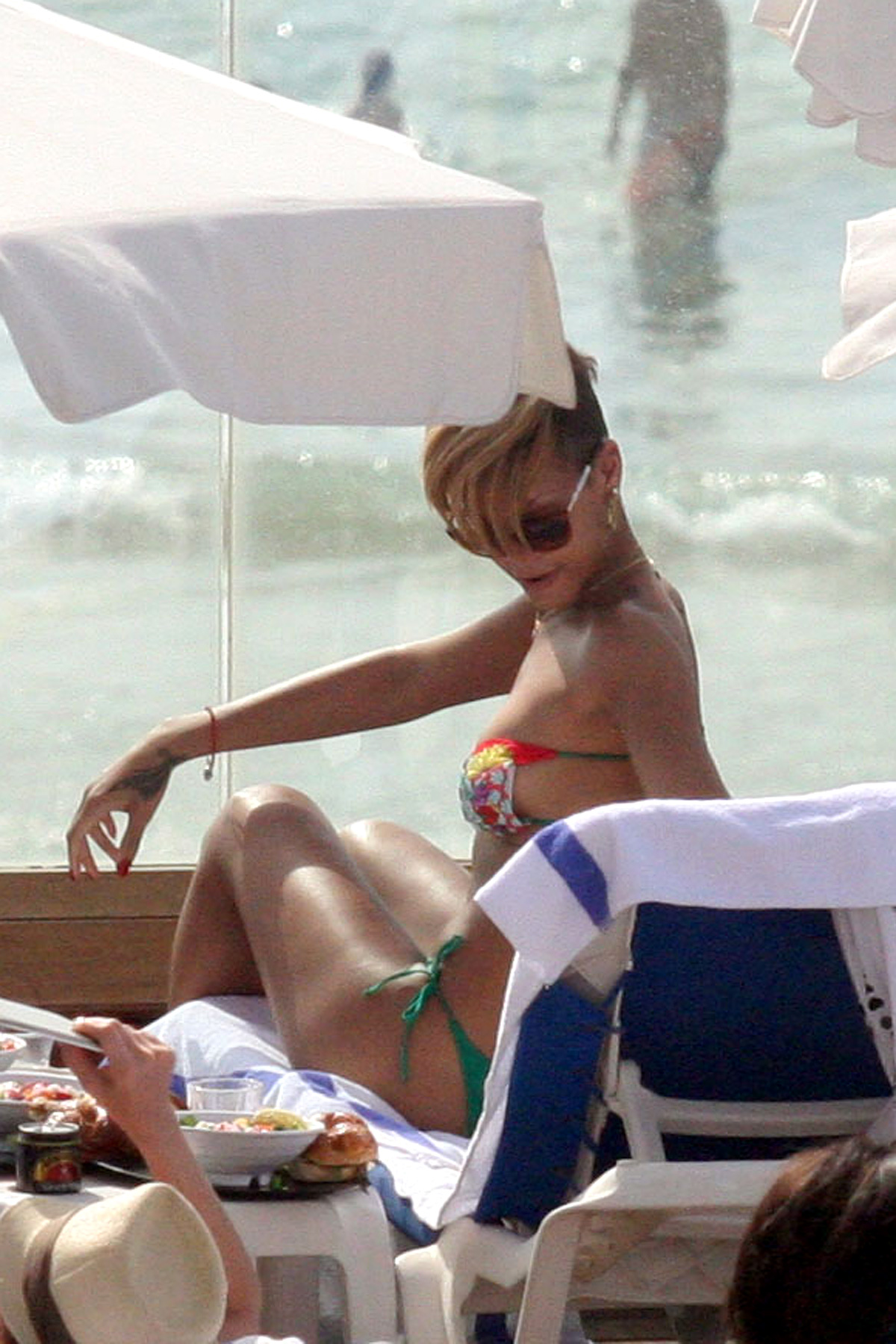 Rihanna's BIKINI BODY at the Pool!!