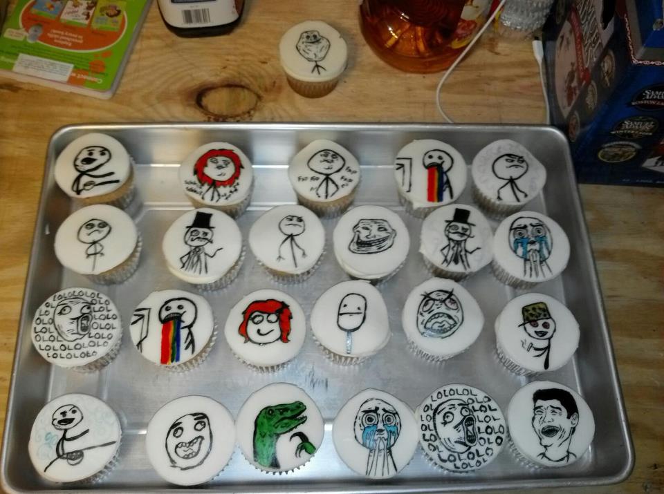 Meanwhile on the internet... crazy pictures