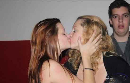 Meanwhile on the internet... crazy pictures