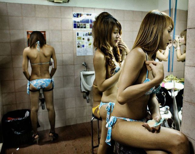 Meanwhile on the internet... crazy pictures