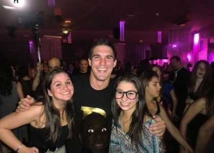 Meanwhile on the internet... crazy pictures