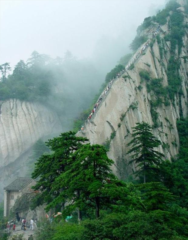 Most dangerous hiking trail in the world