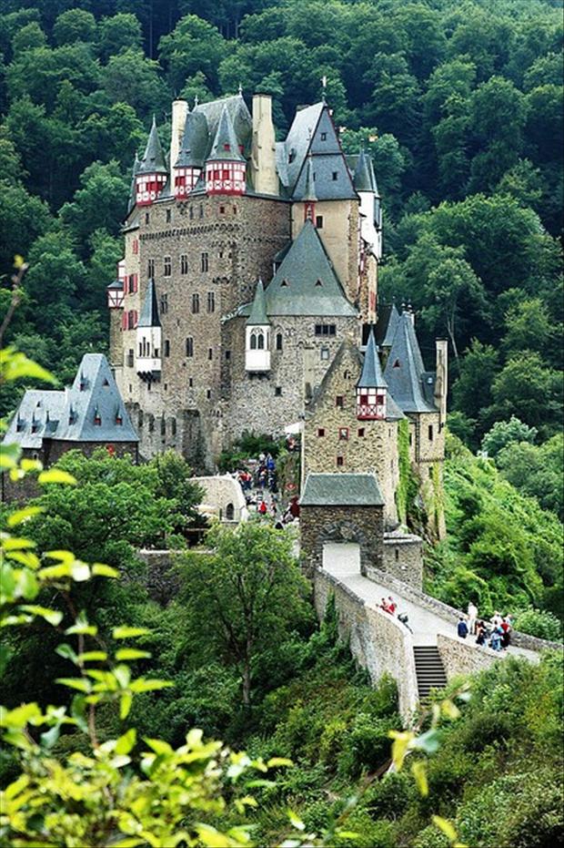 Castles of the world