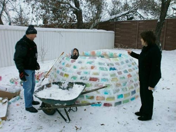 How to make an igloo out of milk cartons