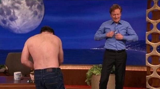 Conan OBrien takes a bath with Ricky Gervais