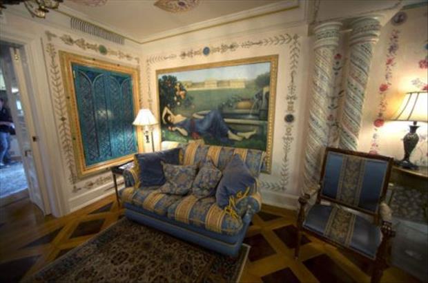 paintings in versace mansion