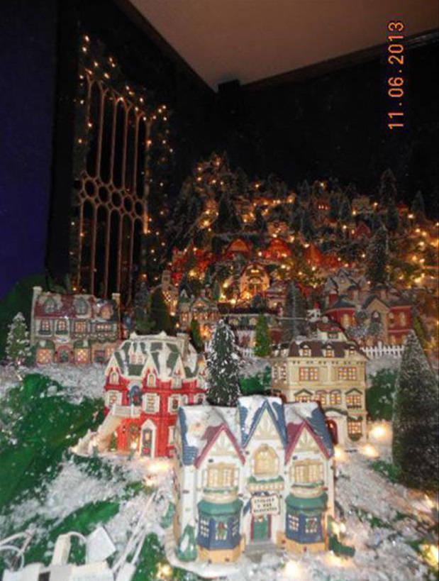 Cool miniature Christmas town