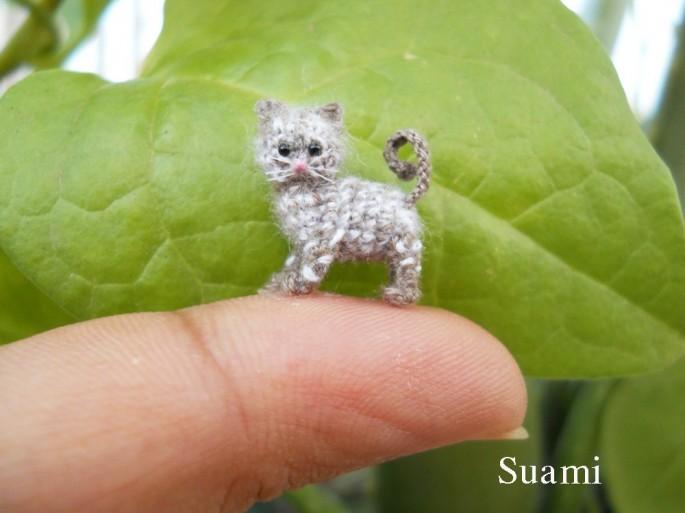 Worlds smallest crocheted animals - Gallery