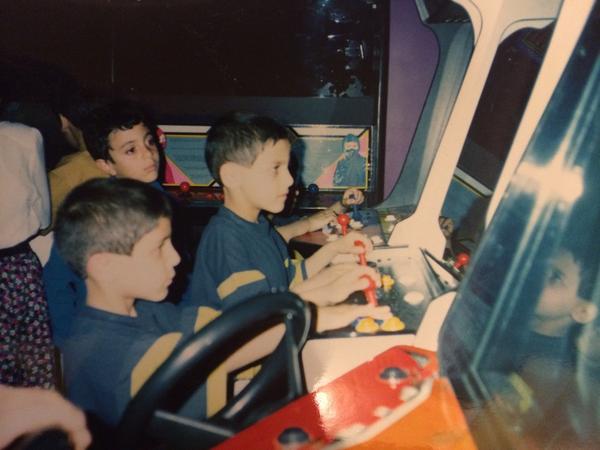 Proof '90s kids playing video games are cooler than kids today