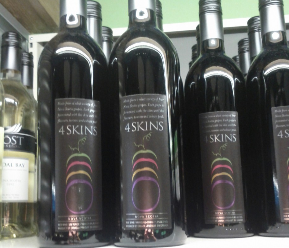 4 skins wine - Na Scotia prope Bohen Made from a welcomes of fun Nova Scotia grupes. Each groupe fermented with the skin until the un forums and colours od 4 Skins 4 Skins Ost Skins Dal Bay Nova Scotia Nova Sot Proda