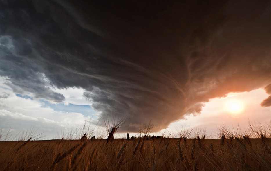 Electrifying Images of Nature's Fury