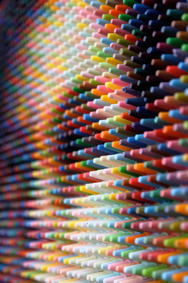Artist creates incredible pieces using only crayons