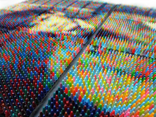 Artist creates incredible pieces using only crayons