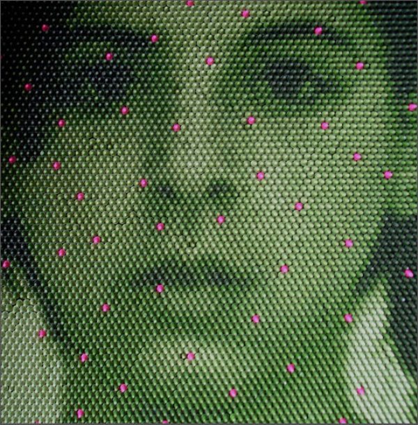 Artist creates incredible pieces using only crayons