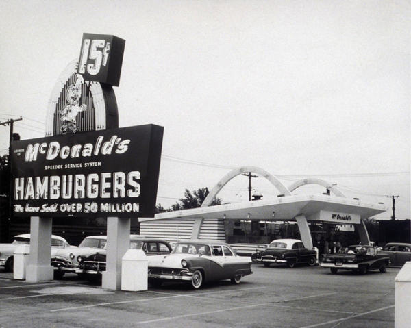 The first McDonalds restaurant in San Bernardino. 1948