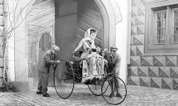 Bertha Benz, with the help of her two sons, became the first person to drive an automobile over a long distance  66 miles. 5 August, 1888
