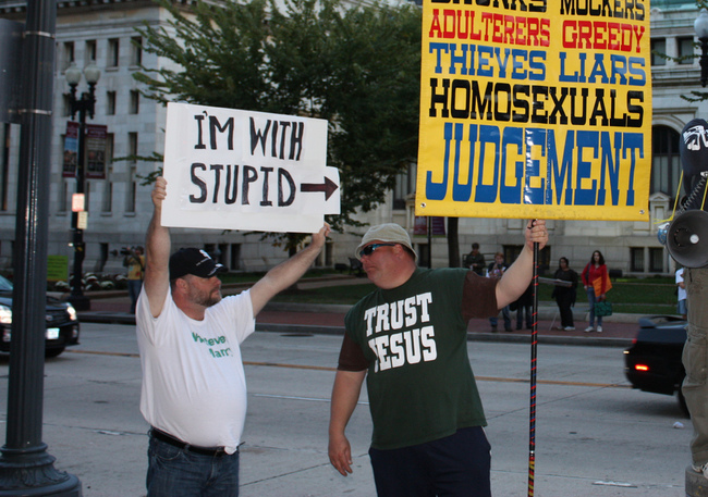 i m with stupid sign - Is Mulners Adulterers Greedy Thieves Liars Homosexuals Im With Stupid> Judement Trust Esus
