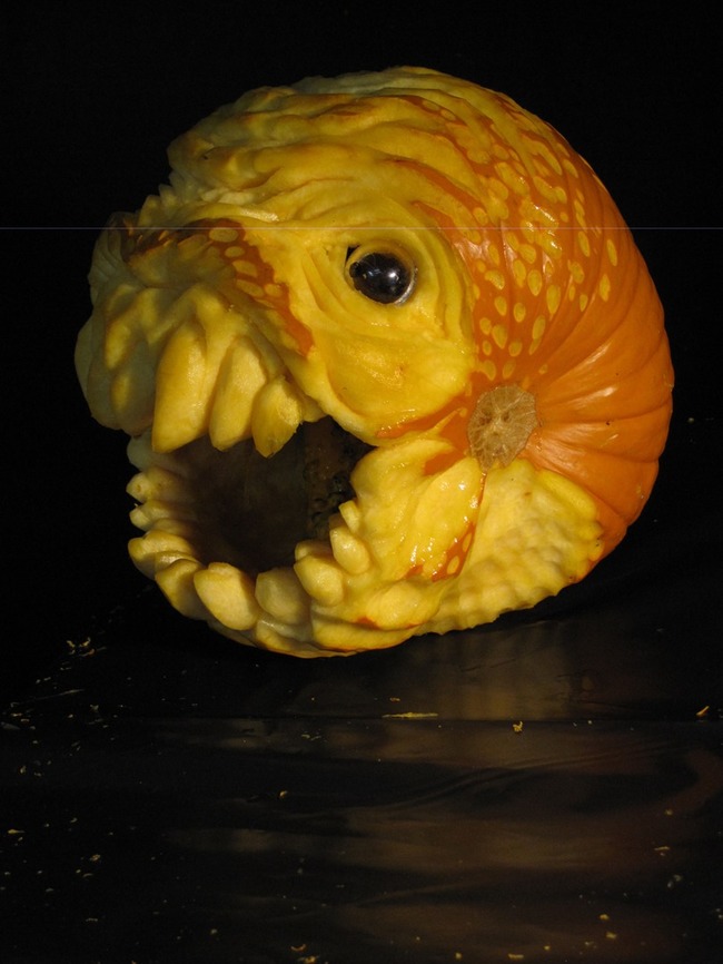 scary pumpkin carving